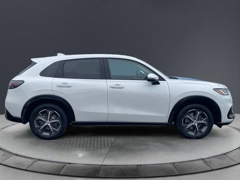 Certified 2024 Honda HR-V EX-L image 6