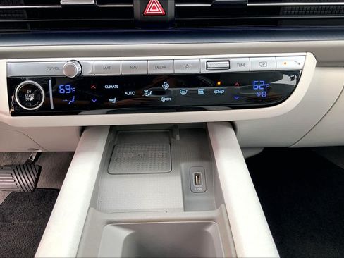 Used 2024 Hyundai Ioniq 6 SEL RWD image 33