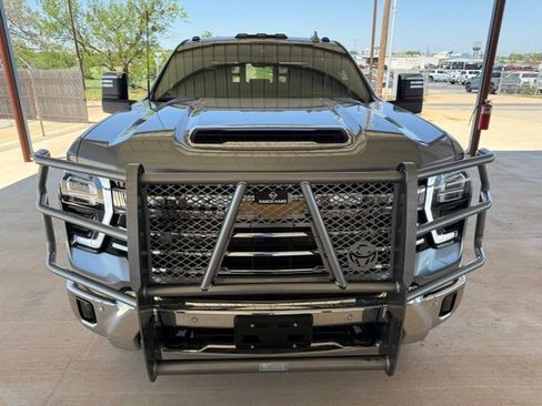 Used 2025 Chevrolet Silverado 3500 LTZ w/ LTZ Plus Package AWD/4WD image 2