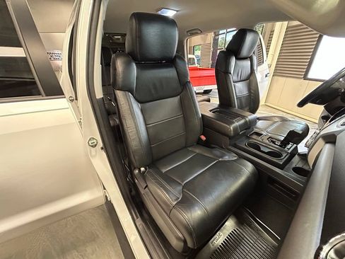 Used 2020 Toyota Tundra SR5 w/ SR5 Leather Package AWD/4WD image 4