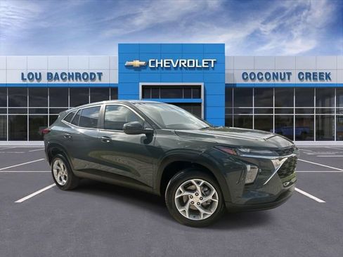 Used 2025 Chevrolet Trax LS w/ LS Convenience Package FWD image 1