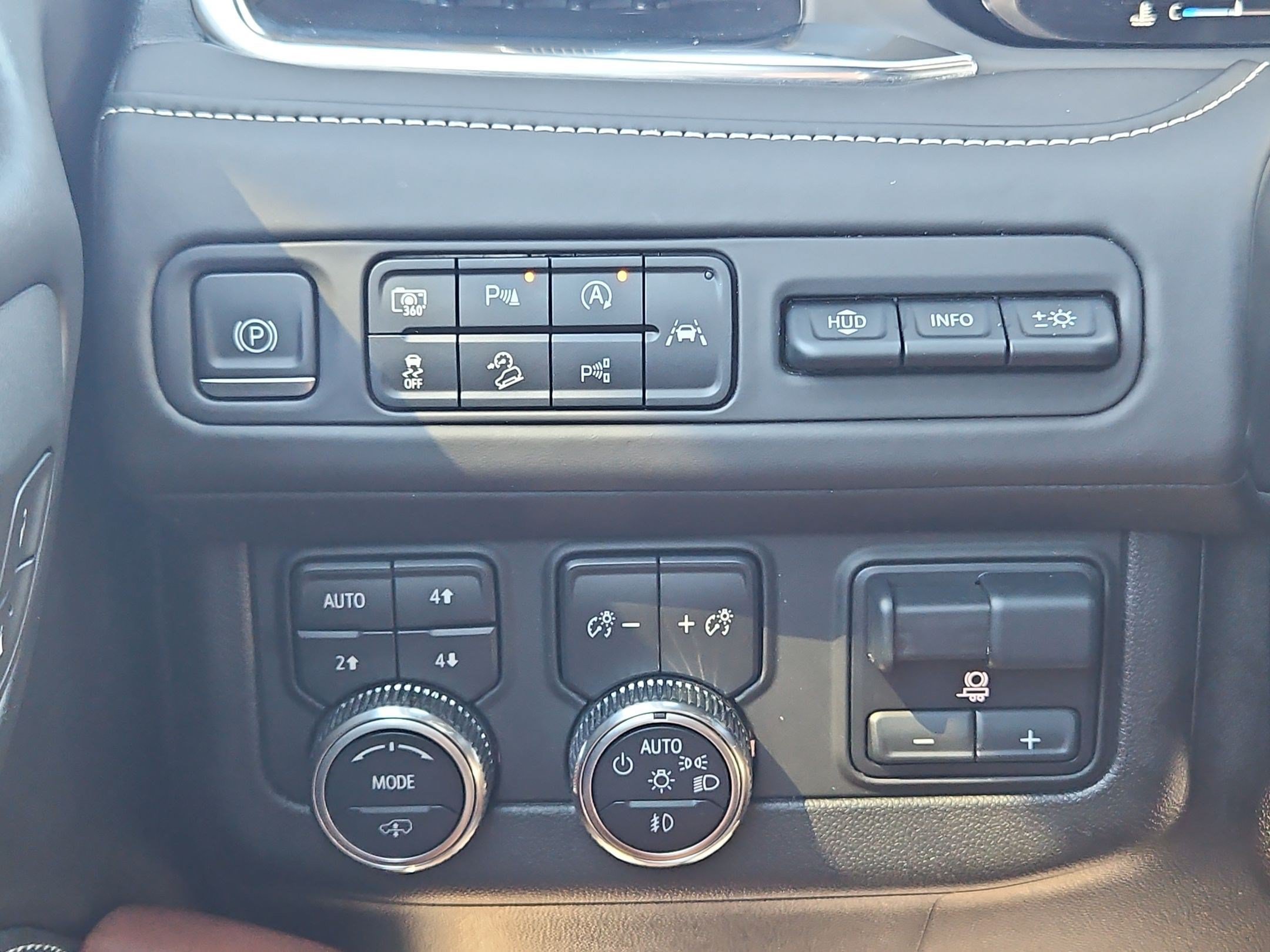 Certified 2023 GMC Yukon Denali Ultimate AWD/4WD image 26