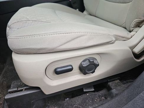 Used 2013 Ford Explorer XLT image 14