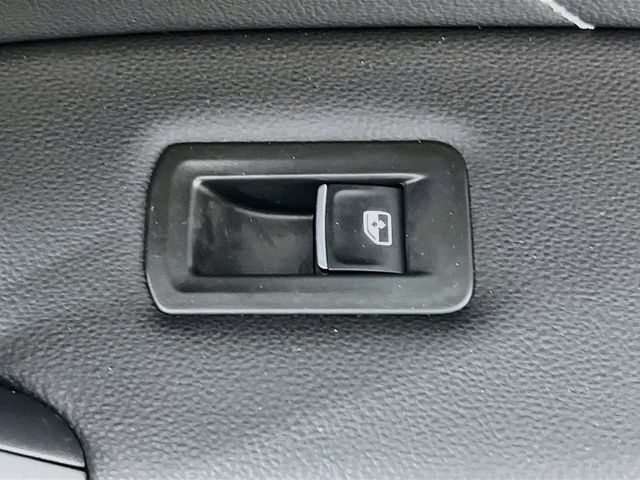 Used 2023 Volkswagen Tiguan SE FWD image 32