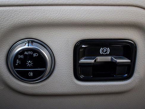 Used 2022 Mercedes-Benz EQS 450+ Sedan image 23