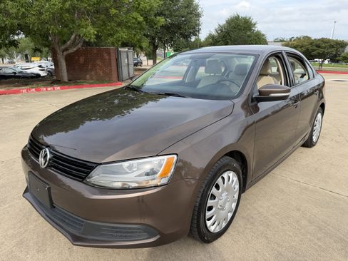 Used 2014 Volkswagen Jetta SE FWD image 3