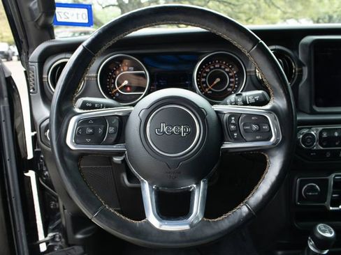 Used 2022 Jeep Wrangler Unlimited Sahara AWD/4WD image 9