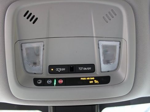 Used 2022 Chevrolet Malibu LT image 19