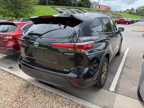 Used 2023 Toyota Highlander Bronze Edition AWD/4WD image 2
