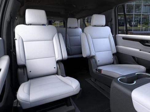 New 2026 Chevrolet Suburban Premier AWD/4WD image 17