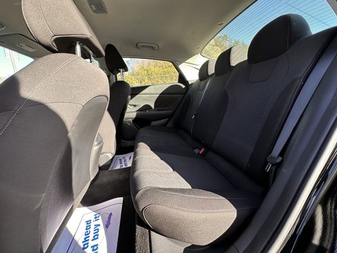 Used 2021 Hyundai Elantra SE image 20