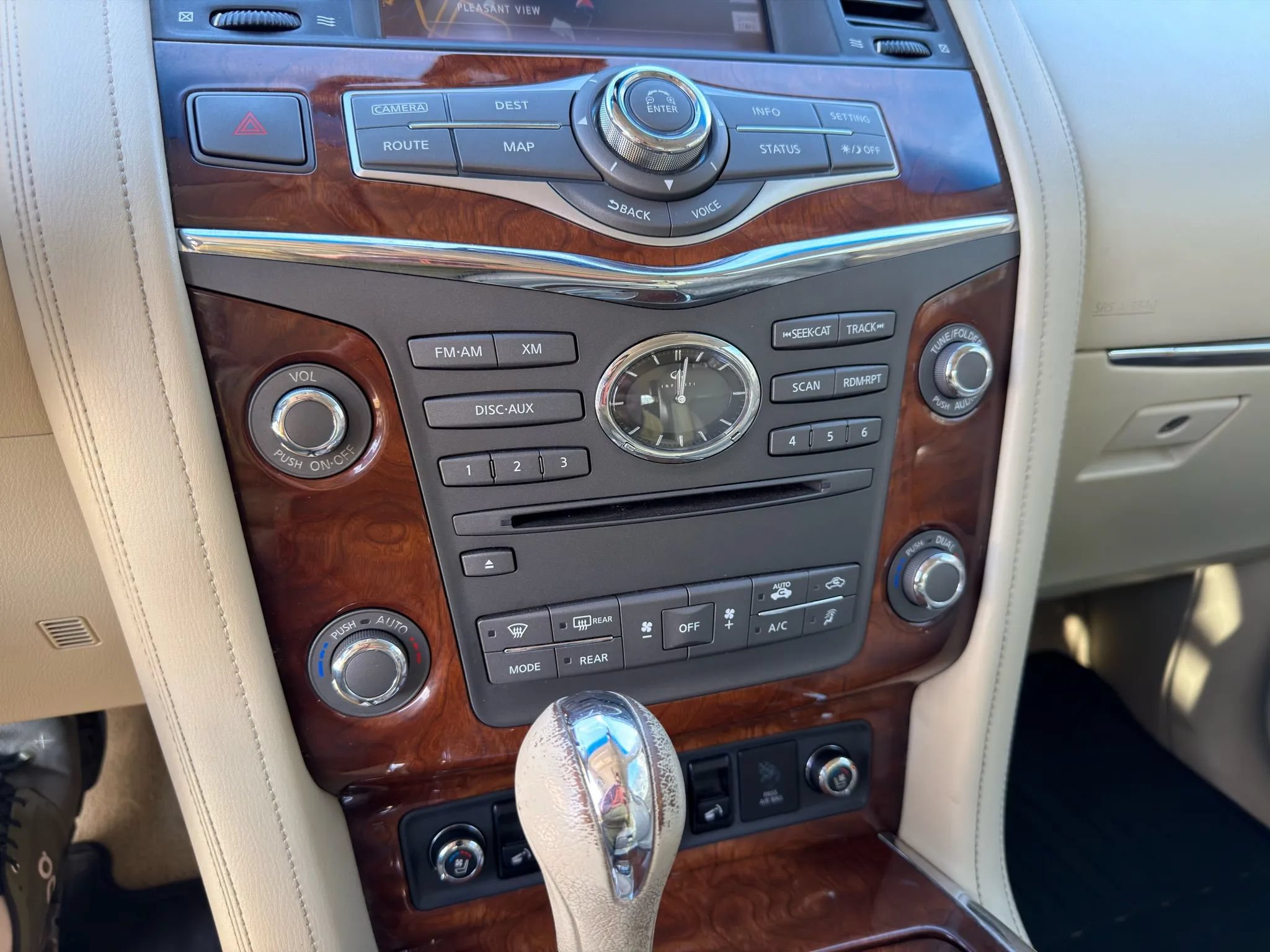 Used 2016 INFINITI QX80 4WD w/ Deluxe Technology Package image 26