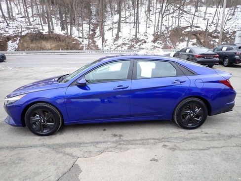 Used 2023 Hyundai Elantra SEL image 9