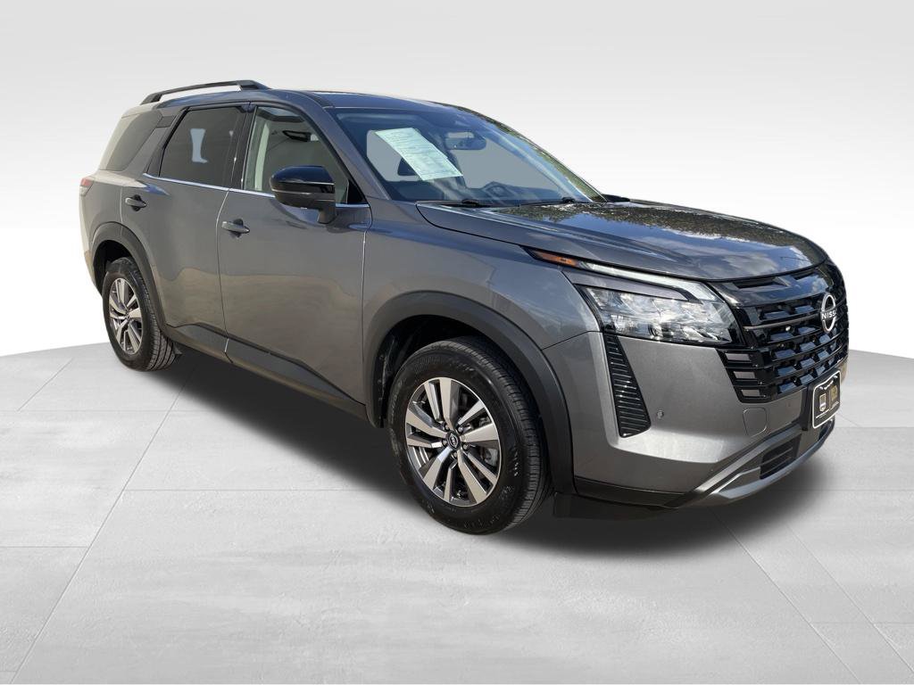 Used 2026 Nissan Pathfinder SL FWD image 3