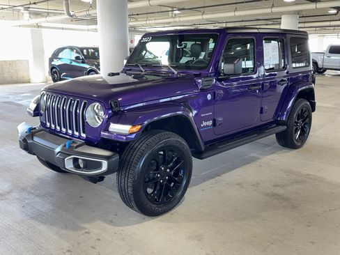 Used 2023 Jeep Wrangler Unlimited Sahara AWD/4WD image 4
