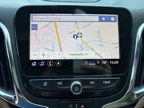 Used 2024 Chevrolet Equinox Premier image 17