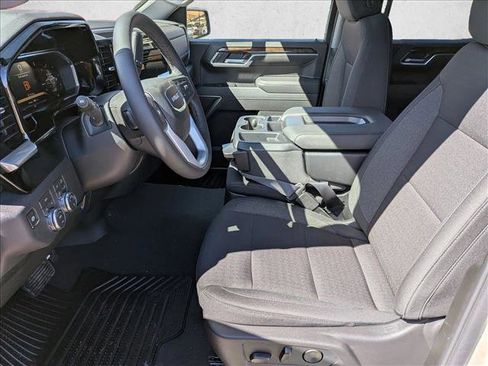New 2026 GMC Sierra 1500 SLE w/ Preferred Package AWD/4WD image 4
