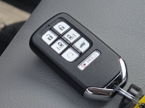Used 2024 Honda Odyssey Touring image 35