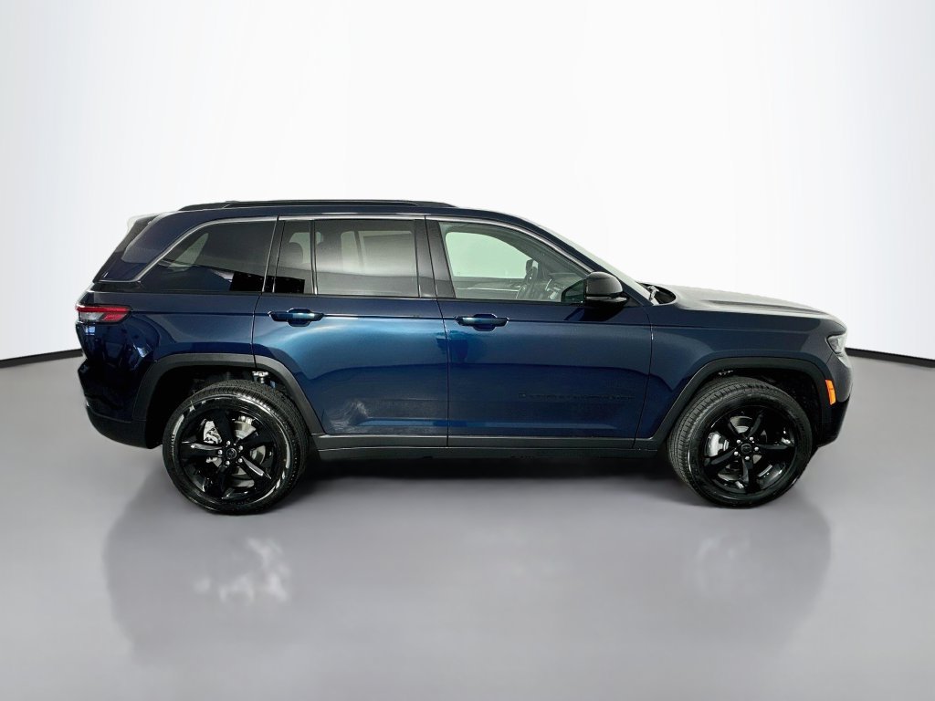 New 2027 Jeep Grand Cherokee Limited w/ Limited Altitude Package AWD/4WD image 8