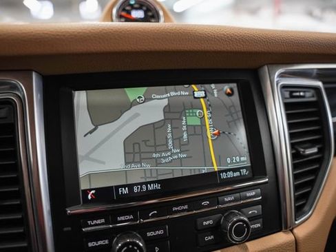 Used 2016 Porsche Macan S AWD/4WD image 8