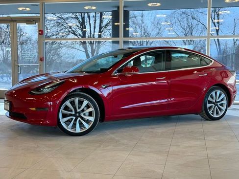 Used 2018 Tesla Model 3 Long Range image 1