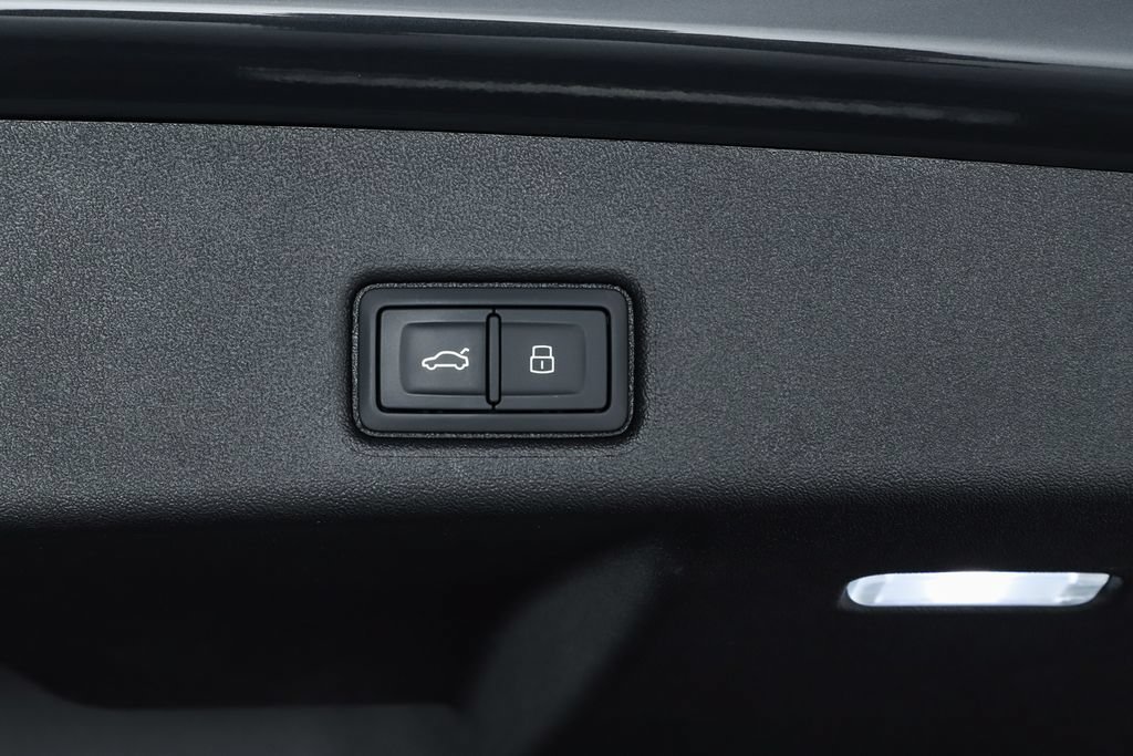 Used 2025 Audi Q5 Prestige AWD/4WD image 76