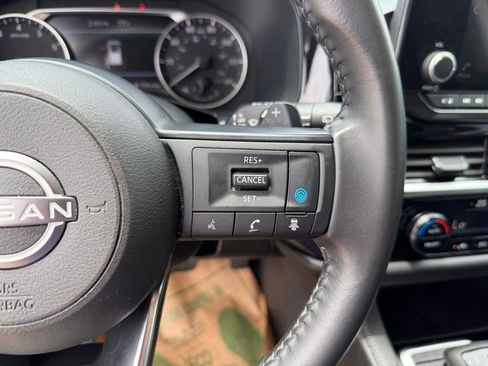 Used 2025 Nissan Pathfinder SV FWD image 15