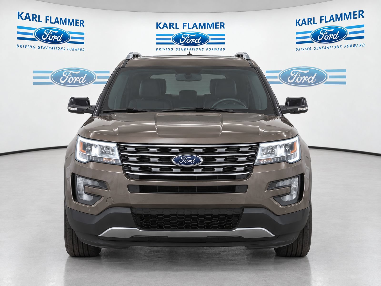 Used 2016 Ford Explorer XLT w/ Equipment Group 202A AWD/4WD image 8