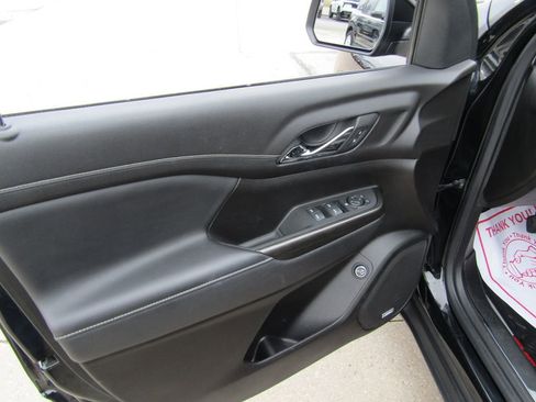 Used 2023 GMC Acadia SLT image 24