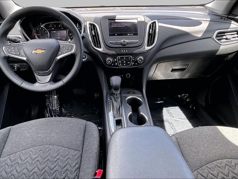 Used 2024 Chevrolet Equinox LT w/ LPO, Floor Liner Package FWD image 15
