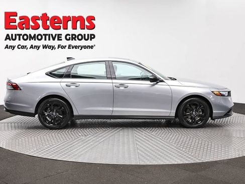 Used 2025 Honda Accord SE image 4