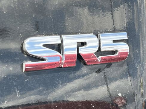 Used 2022 Toyota Tacoma SR5 RWD image 4