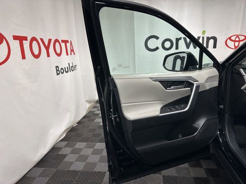 Used 2025 Toyota RAV4 XLE Premium image 21
