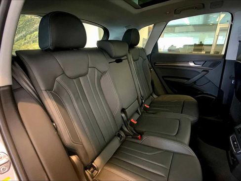 Certified 2025 Audi Q5 2.0T Premium Plus w/ Premium Plus Package image 18