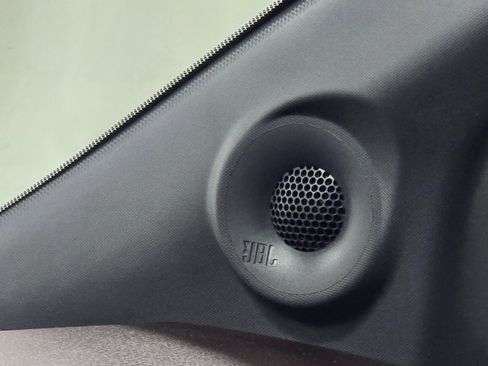 Used 2022 Toyota Sienna Platinum image 11