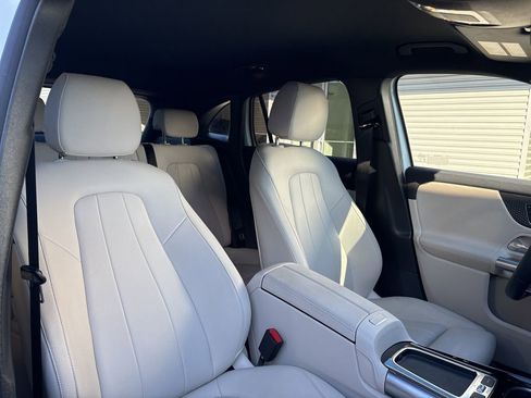 Used 2025 Mercedes-Benz GLA 250 4MATIC image 16