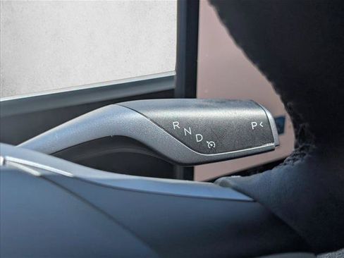 Used 2023 Tesla Model 3 Standard Range RWD image 12