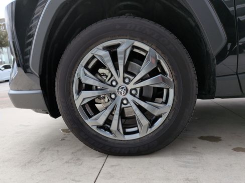 Used 2025 Toyota RAV4 Limited image 13