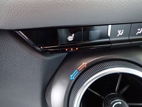 Used 2019 Chevrolet Blazer LT image 4