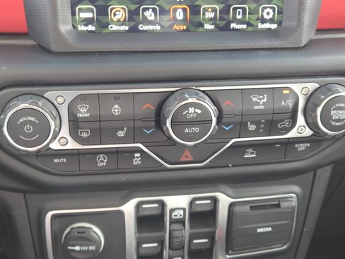 Used 2021 Jeep Gladiator Rubicon AWD/4WD image 38