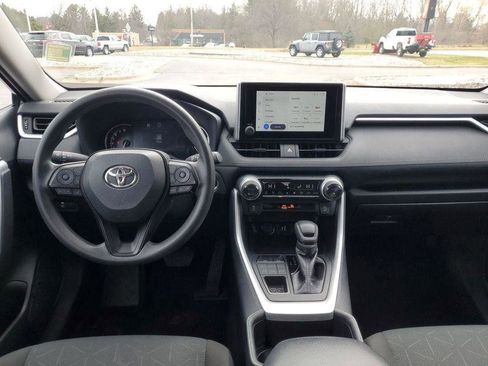 Used 2024 Toyota RAV4 XLE AWD/4WD image 23
