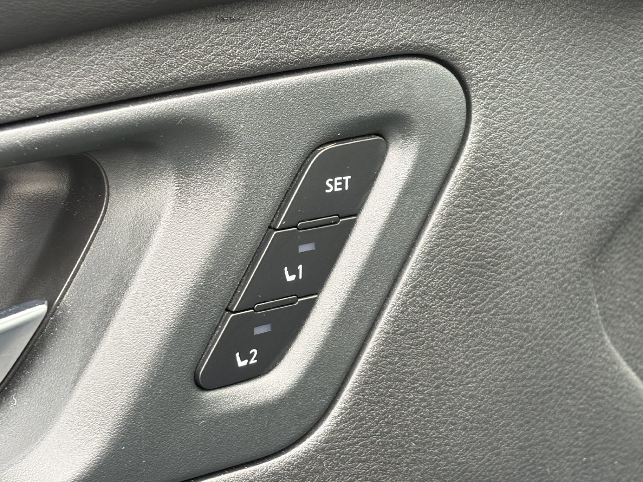 Certified 2024 Nissan Ariya AWD image 14
