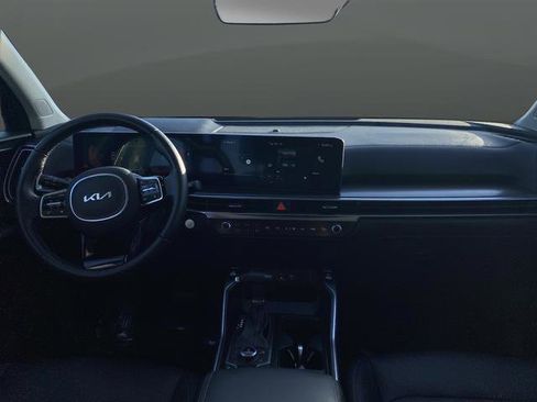 Used 2024 Kia Sorento S image 5