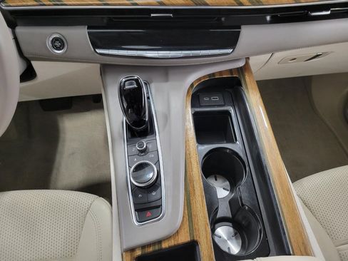Used 2023 Cadillac Escalade Premium Luxury Platinum AWD/4WD image 16