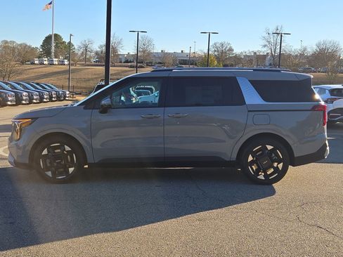 New 2026 Kia Carnival EX image 14