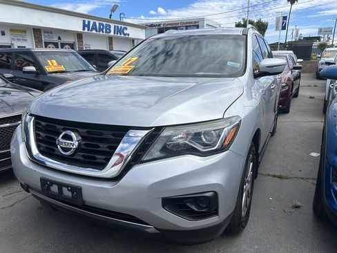 Used 2017 Nissan Pathfinder S image 25
