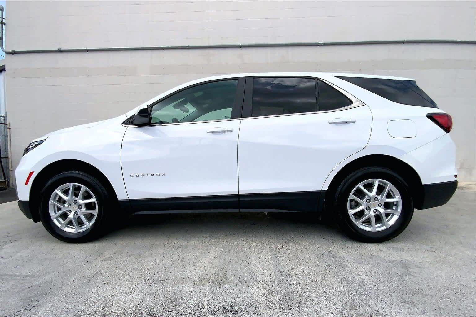 Used 2024 Chevrolet Equinox LT w/ Driver Convenience Package AWD/4WD image 3