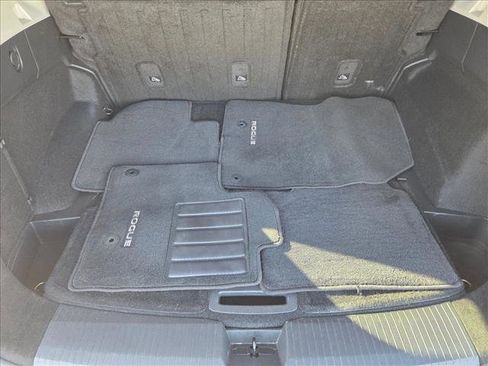 Used 2023 Nissan Rogue SL w/ SL Premium Package image 6