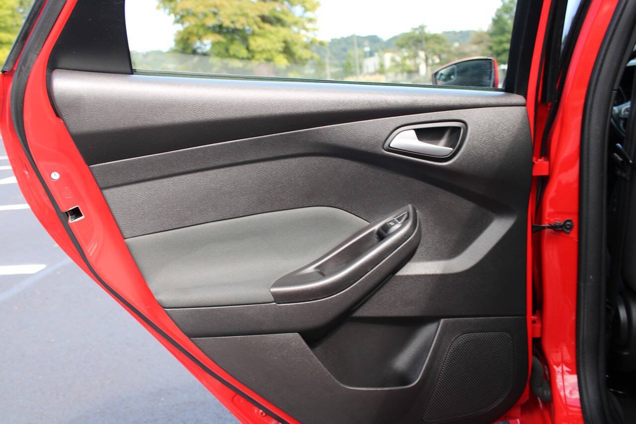 Used 2015 Ford Focus ST FWD image 16