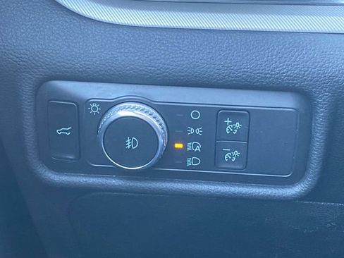 Used 2020 Ford Explorer XLT w/ Equipment Group 202A image 30